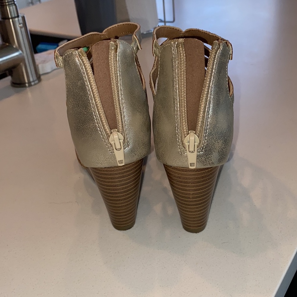 Metallic wedge - Picture 3 of 3